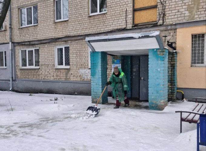 Новини Харкова: 1,8 тисячі комунальників прибирають сніг